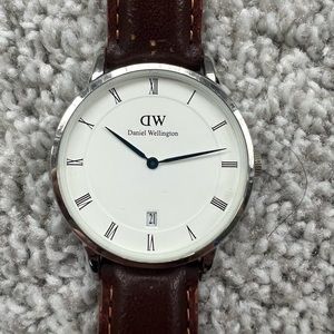 Daniel Wellington Women’s Silver Watch Brown Leather Band